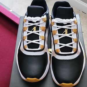 Air Jordan 11 CMFT Low